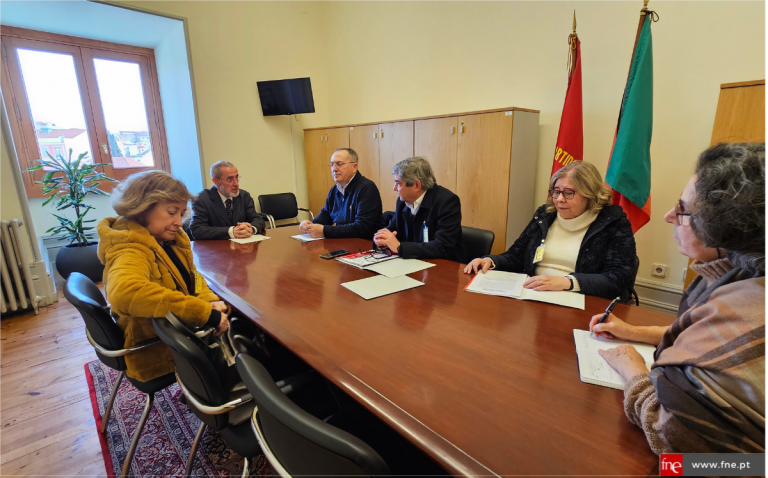 PCP identifica-se com os princípios enunciados nas Declarações de Compromisso para a Educação,