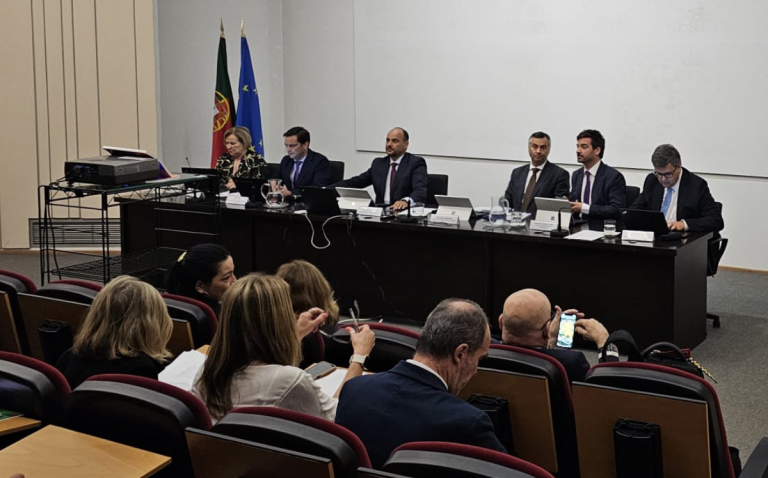 Adiada para setembro negociação de alterações à mobilidade por doença